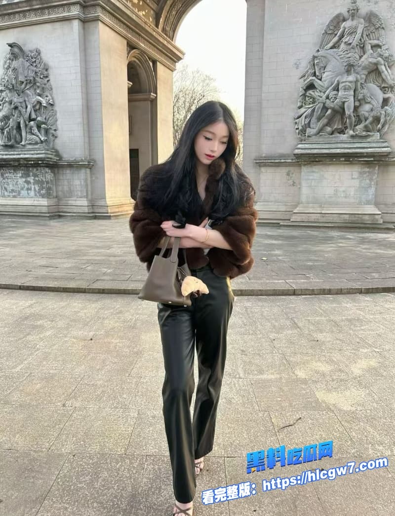 无锡富二代淫乱派对大曝光3女1男酒店自拍抖音炫耀厂二代身份被扒多人混战视频流出瓜友们有眼福了20