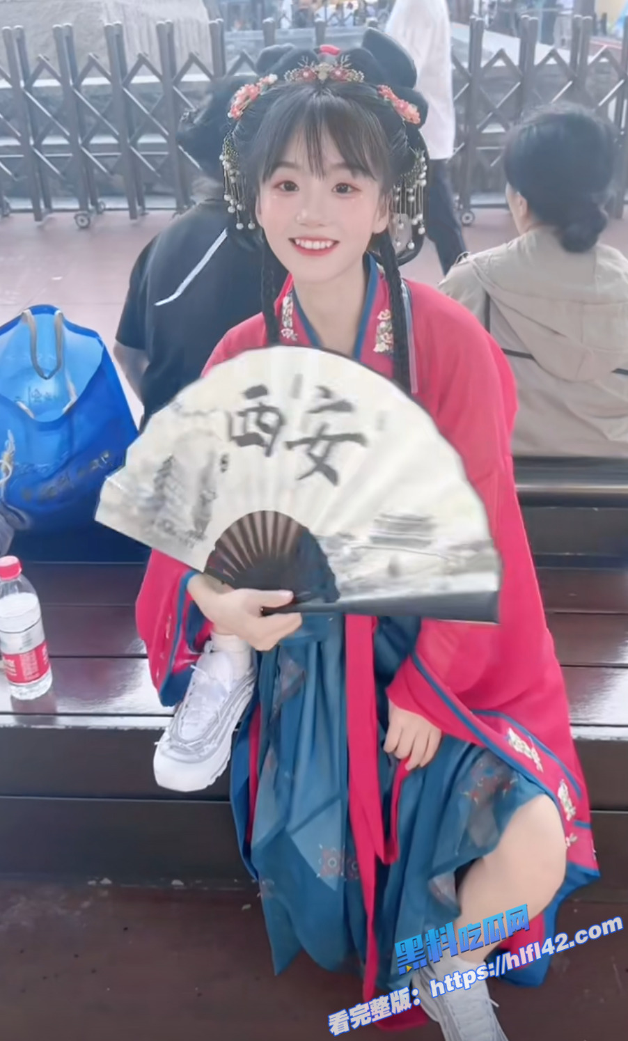 抖音60万粉眼镜骚货 王胜利 骗观众买高价会员定制视频 结果里面啥都没有5 抖音60万粉眼镜骚货 王胜利 骗观众买高价会员定制视频 结果里面啥都没有5