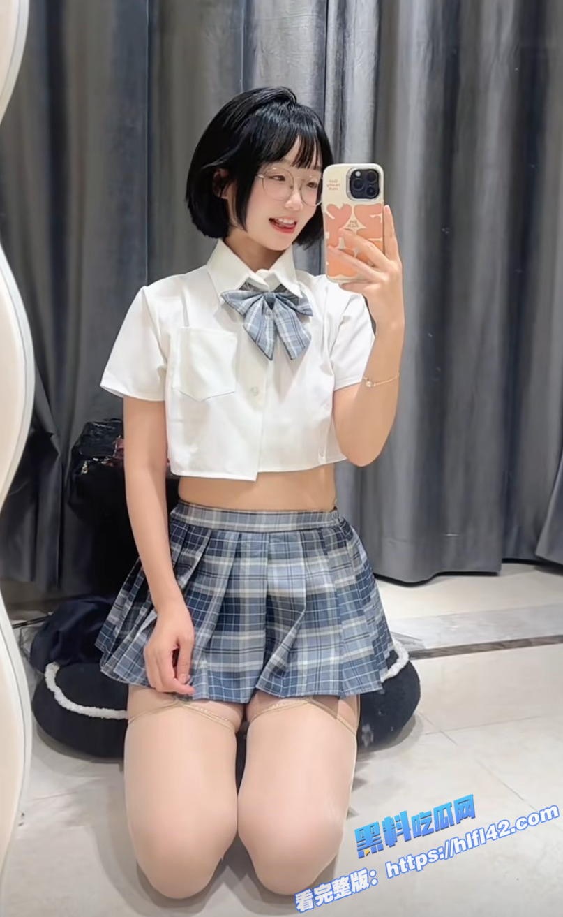 抖音60万粉眼镜骚货 王胜利 骗观众买高价会员定制视频 结果里面啥都没有10 抖音60万粉眼镜骚货 王胜利 骗观众买高价会员定制视频 结果里面啥都没有10
