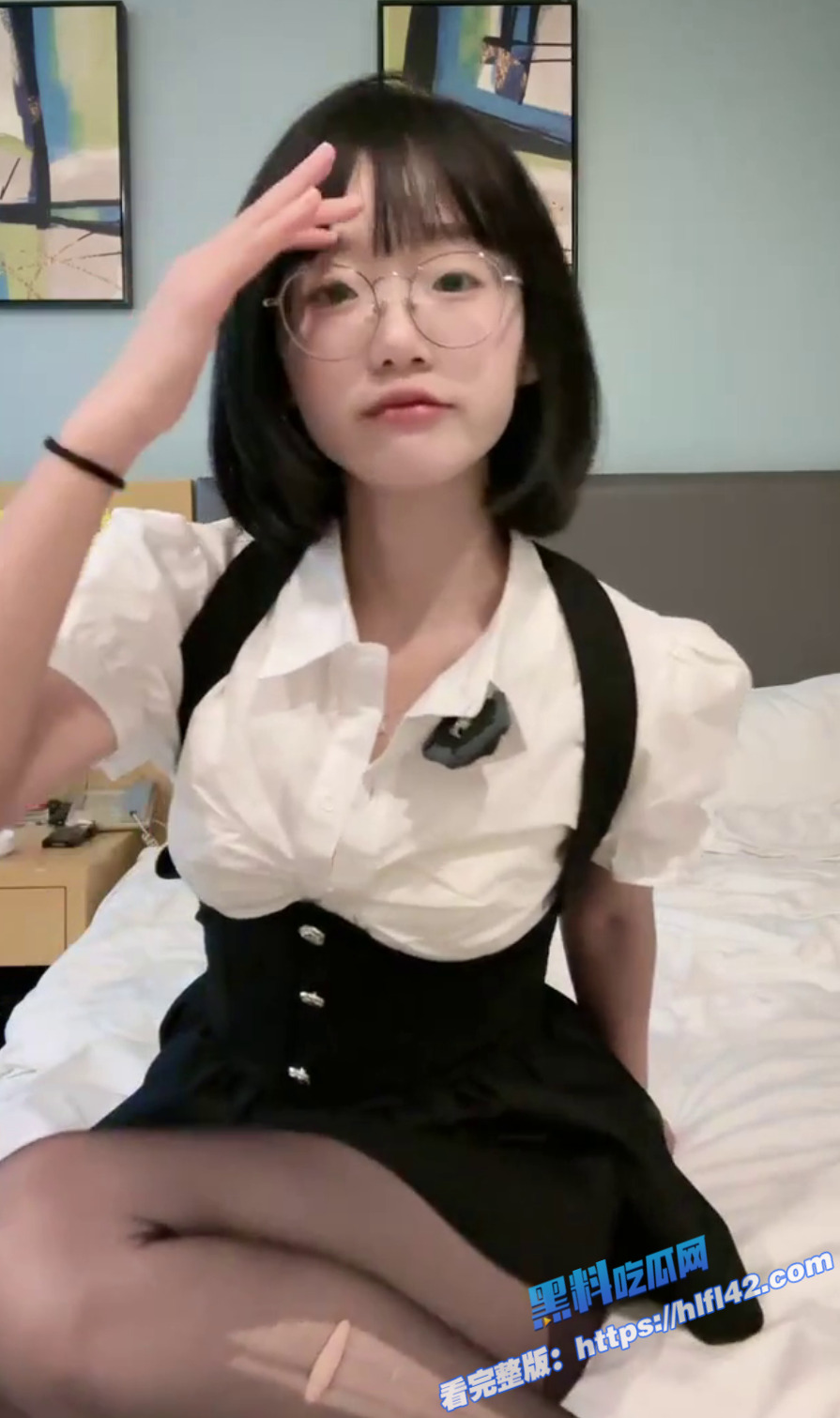 抖音60万粉眼镜骚货 王胜利 骗观众买高价会员定制视频 结果里面啥都没有20 抖音60万粉眼镜骚货 王胜利 骗观众买高价会员定制视频 结果里面啥都没有20