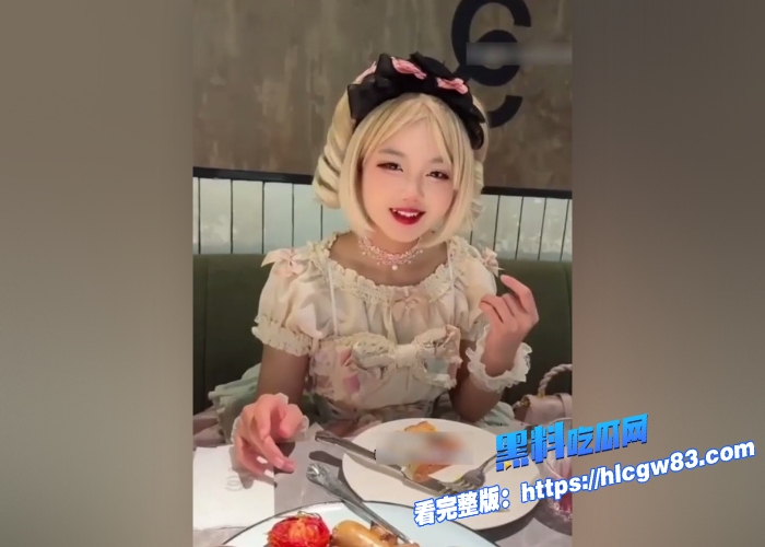 广州顶级Cos少女池甜角色扮演福利姬各种女仆装酒店伺候金主cos洛丽塔口爆大屌落地镜后入被爆操2