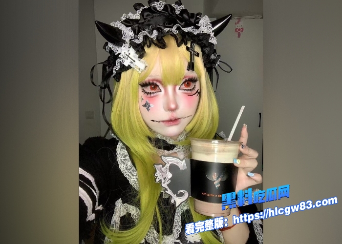 广州顶级Cos少女池甜角色扮演福利姬各种女仆装酒店伺候金主cos洛丽塔口爆大屌落地镜后入被爆操1
