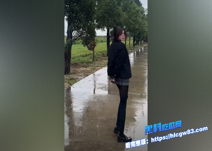 美女职员猛被经理潜规则口爆大屌女上骑乘抽插小嫩鲍猛操呻吟大声非常诱人图 2