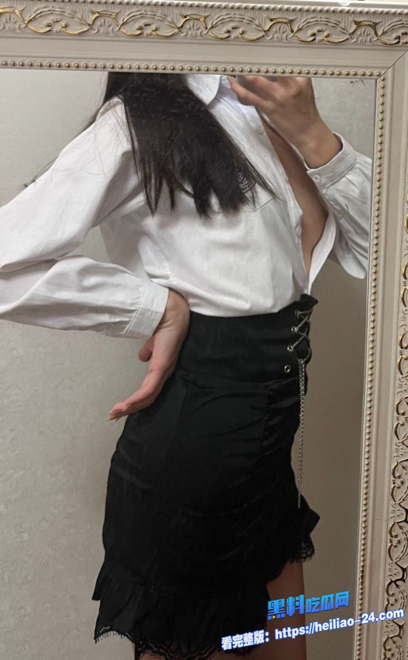 丝袜女友爱涩梨反差炸裂朴素外表下是一只任人蹂躏的白虎骚鸡穿粉色情趣内衣口交女上位疯狂抽插 2