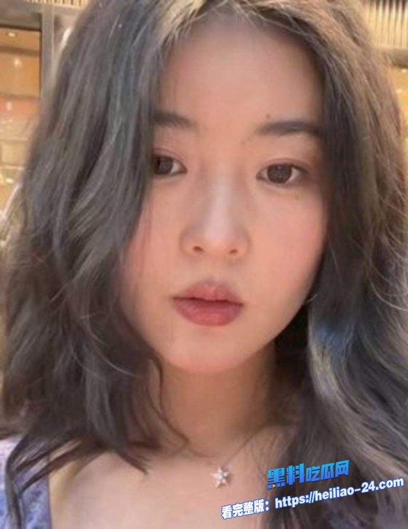 丝袜女友爱涩梨反差炸裂朴素外表下是一只任人蹂躏的白虎骚鸡穿粉色情趣内衣口交女上位疯狂抽插 3