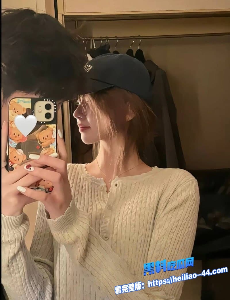 抖音男网红7ce曝光女友网红张艺凡随意私下出轨聊骚随后酒店偷情视频被曝光出来18 抖音男网红7ce曝光女友网红张艺凡随意私下出轨聊骚随后酒店偷情视频被曝光出来18