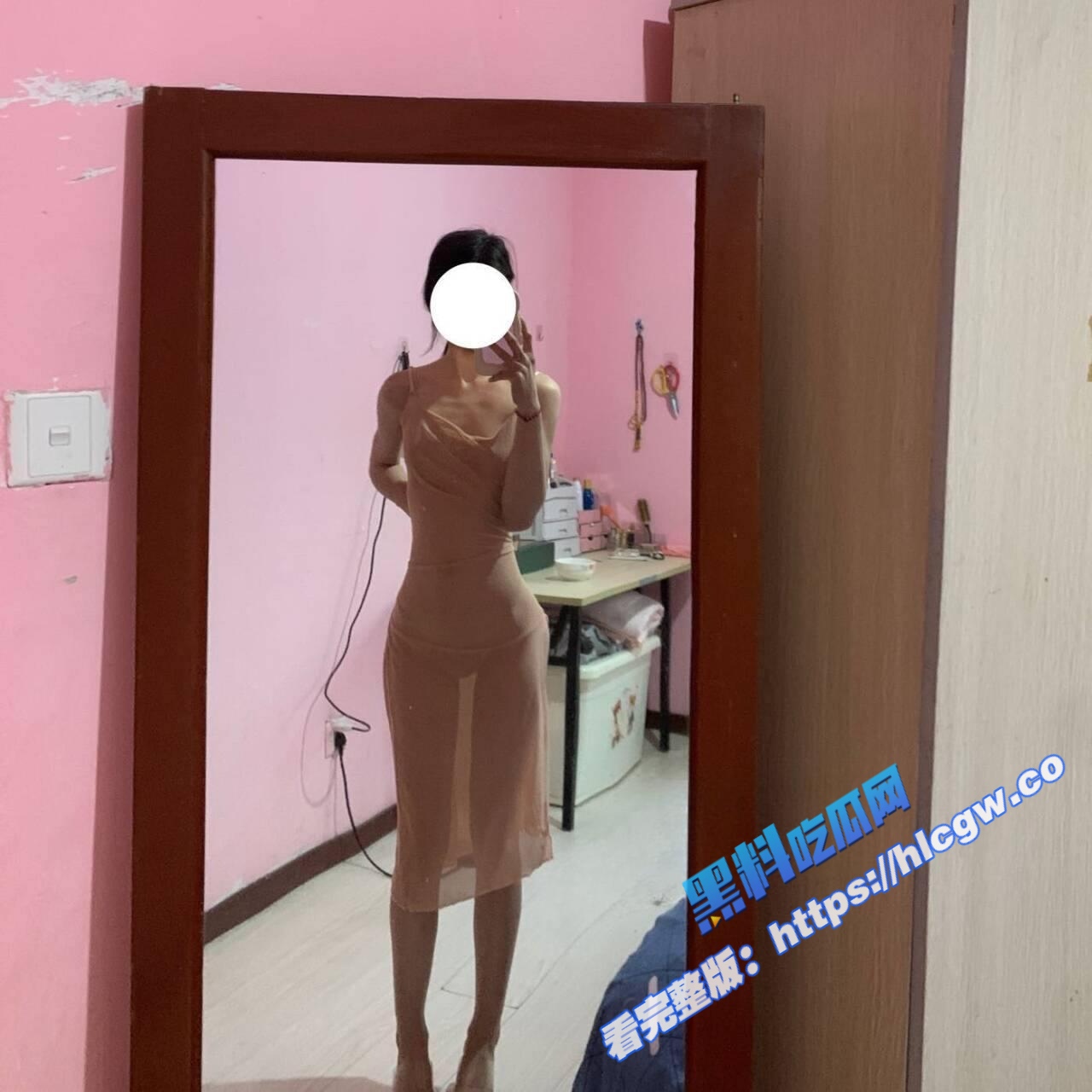 苏州大学高颜值学妹 谢赛雅 被扒出在外网当福利姬 只要钱给够 骚货什么都能满足！6