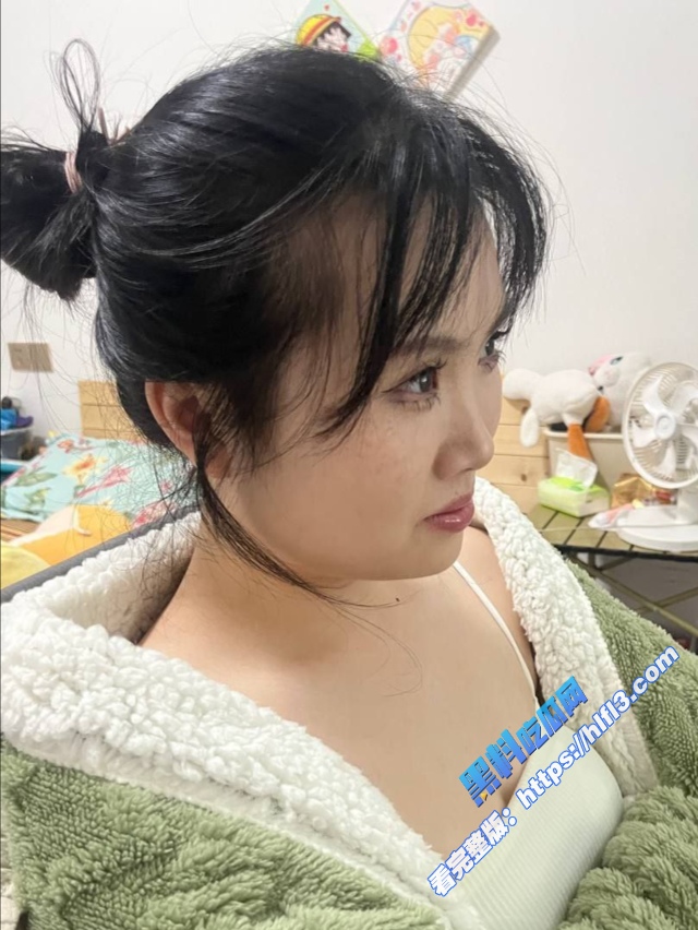 河北职业学院微胖反差婊 周思红 背着男友找前任约炮遭曝光 做爱啪啪叫声淫荡至极！3