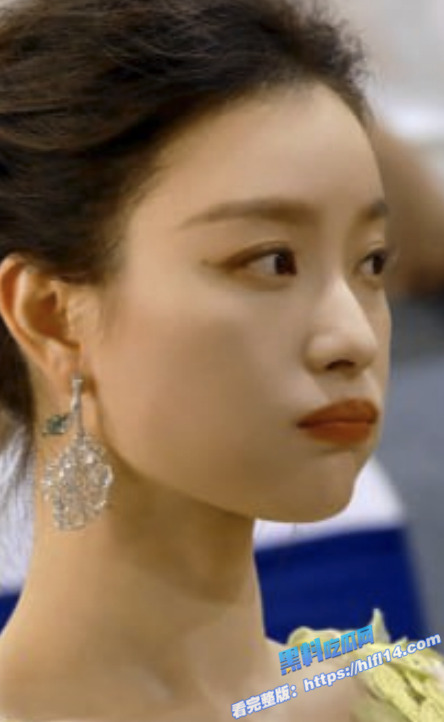 知名女星倪妮不雅照，时尚圈的“封面女王”，竟然被“刮毛门”事件推上风口浪尖！3