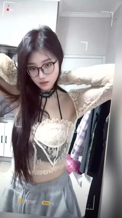 抖音女网红奈斯生活照