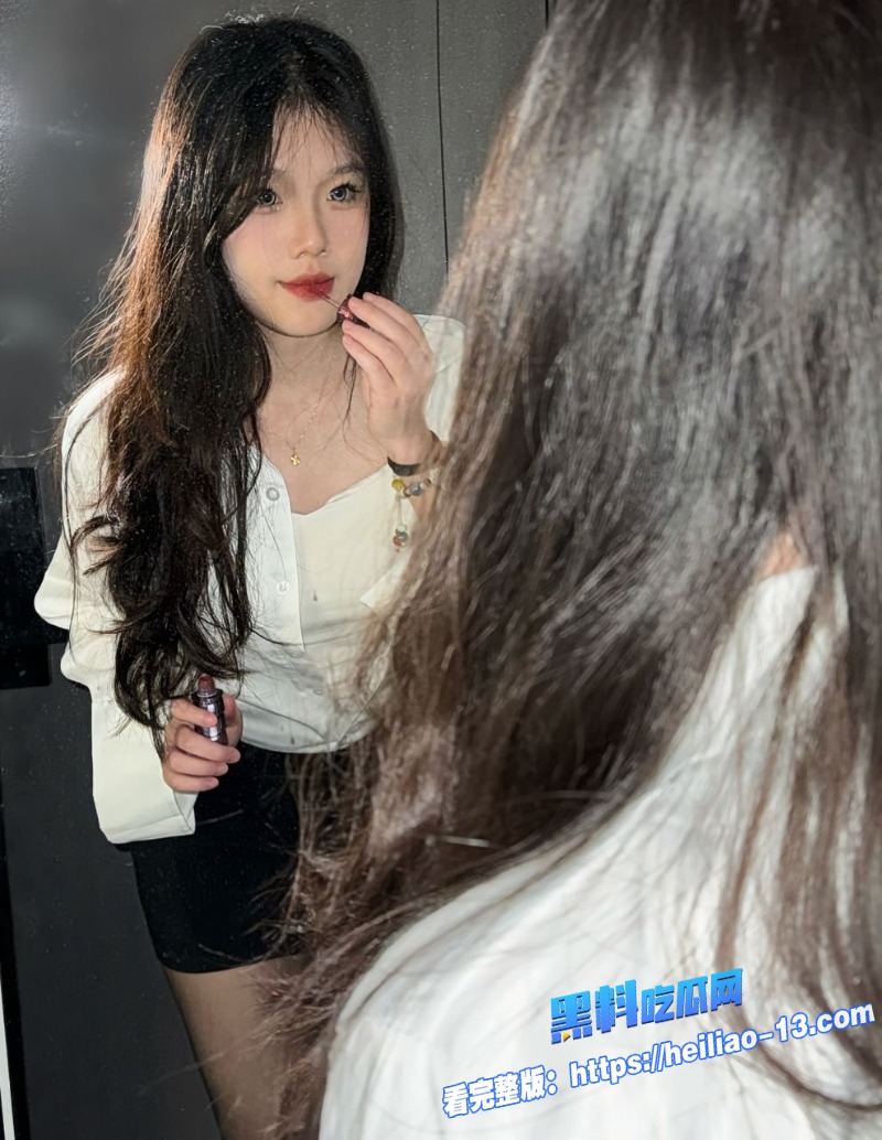 潜规则公司美艳OL装秘书办公室激情开干2 潜规则公司美艳OL装秘书办公室激情开干2