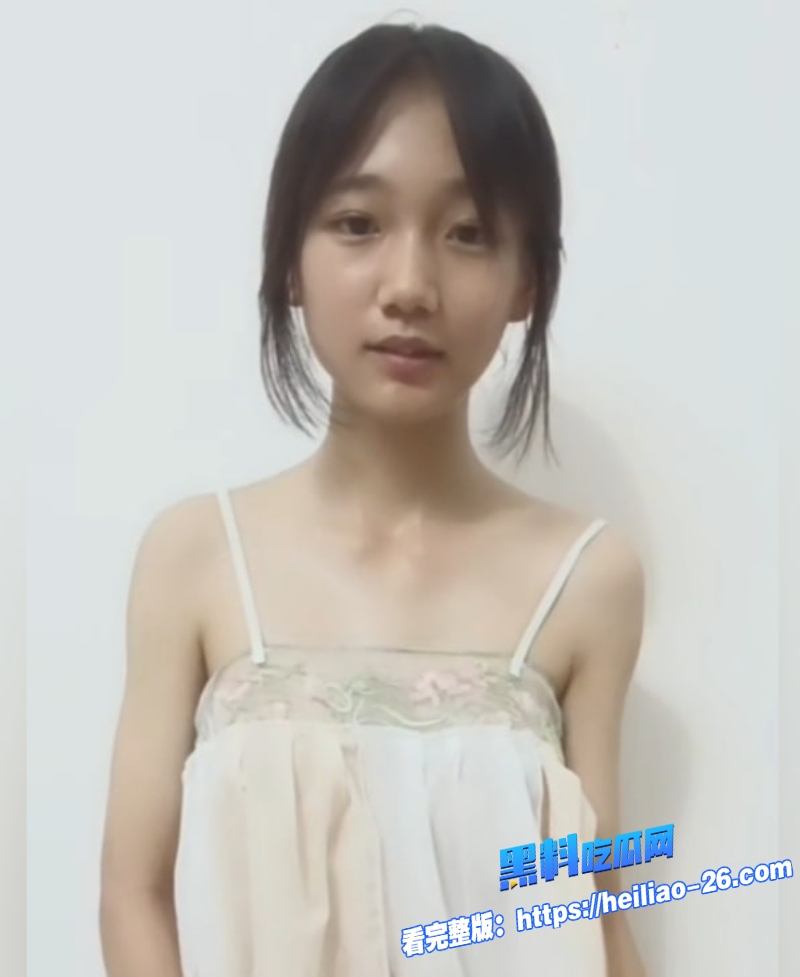 极品嫩妹小耐一对一露脸裸聊视频流出1
