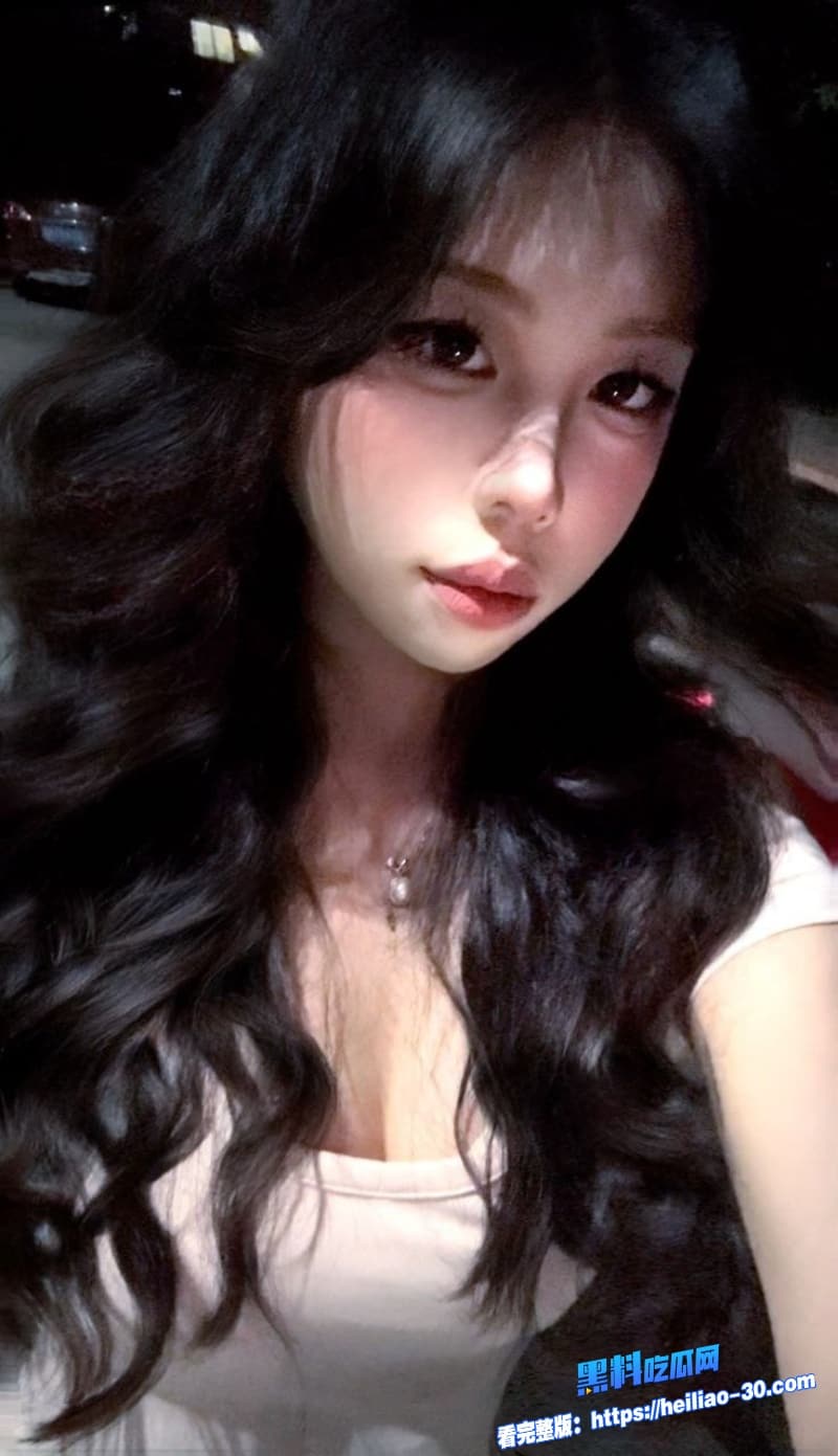 推特福利姬是皂皂呀榨精合集视频流出黑丝润滑足交马眼玩弄刺激痛爽劲爆福利等你来看  12