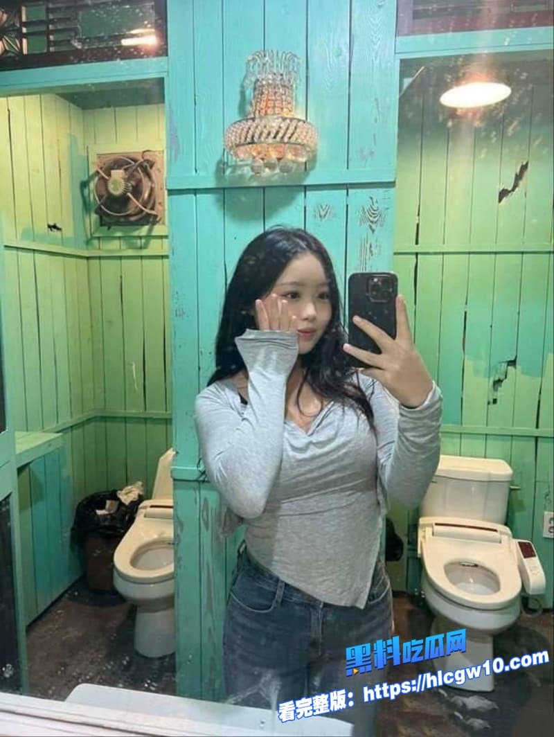 李芷霖反差炸裂巨乳女友酒店被金主干到哭浴室湿身楼梯自慰床上吃鸡视频流出3