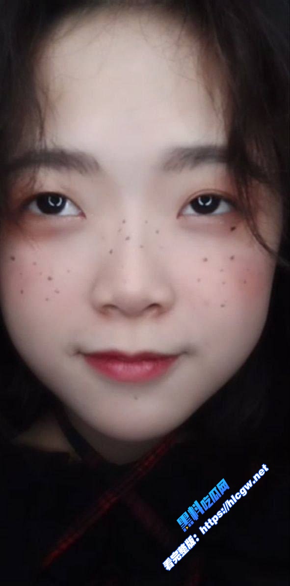 颜值非常白嫩极品的大学生，被男友调教爆操 ，妹子除了有点贫乳，其他的都非常不错2