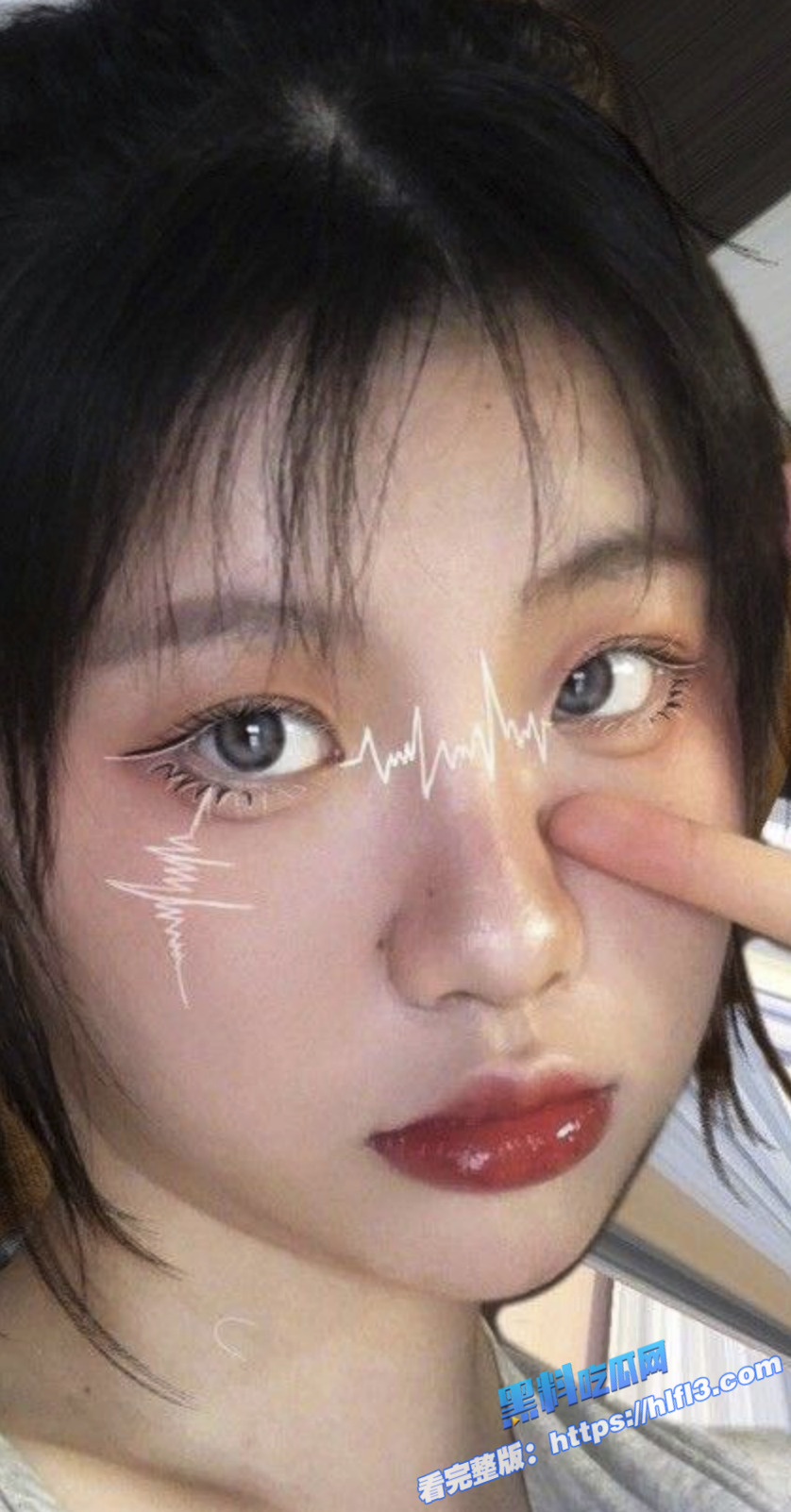 onlyfans知名情侣网红 高价付费定制视频流出 美少女深喉口爆爽翻天 最后颜射小骚脸！1