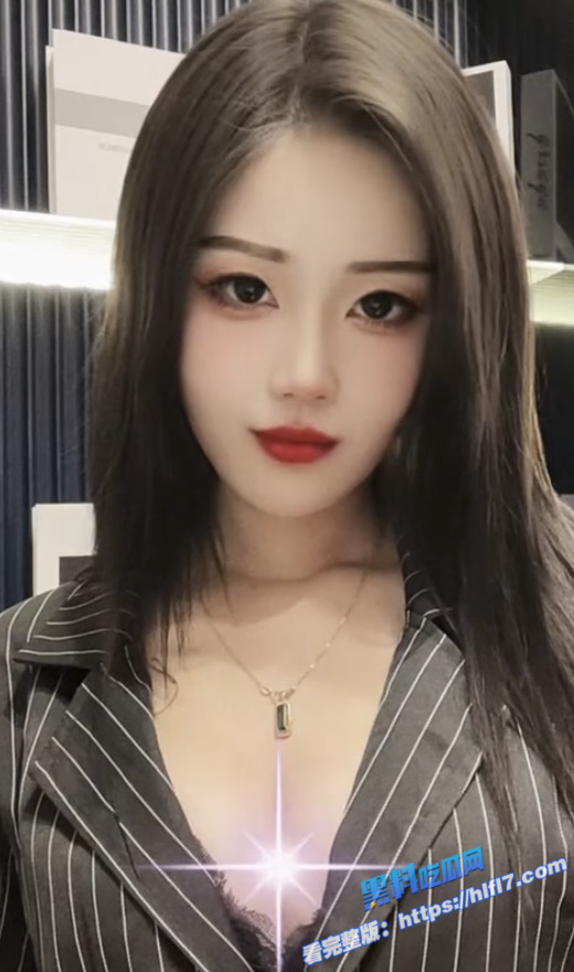 快手少妇 神秘女人云哥哥 大尺度裸舞视频流出 身穿各种制服骚气十足 不停的勾引诱惑你！3