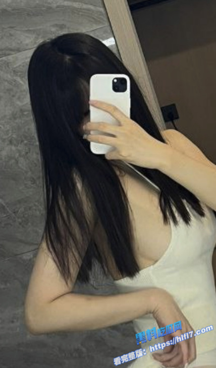 顶级反差女神 穿上丝袜的时候就是变身母狗的时刻 喜欢被爸爸牵着调教！2