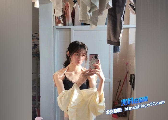 昆明工业职业技术学院清纯班花自拍给金主福利视频泄密流出小小年纪就这么骚了以后还了得呀 图2 昆明工业职业技术学院清纯班花自拍给金主福利视频泄密流出小小年纪就这么骚了以后还了得呀 图2