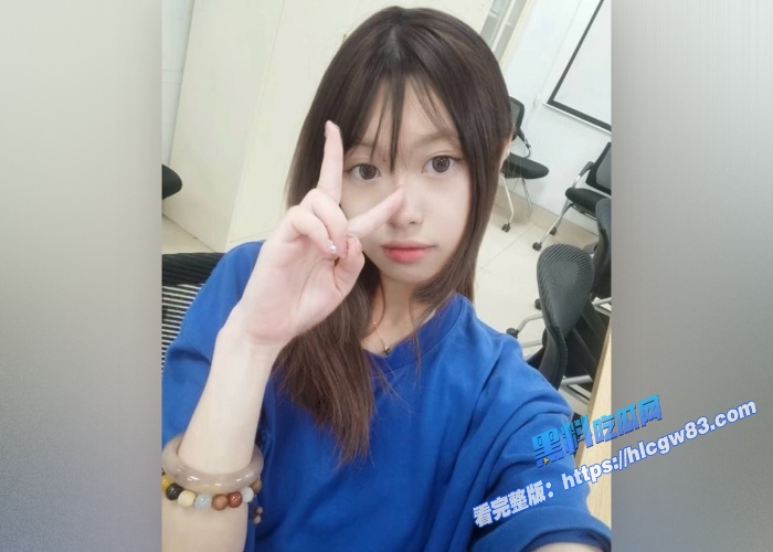 刚成年上大学的妹妹 抽插紧致粉穴 真实破处见血1