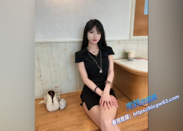 刚成年上大学的妹妹 抽插紧致粉穴 真实破处见血4