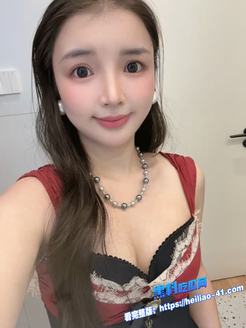 真实兄妹乱伦父母不在家兄妹两人开房去偷情哥哥无套猛操妹妹高潮之后直接拿矿泉水瓶子疯狂挑逗3