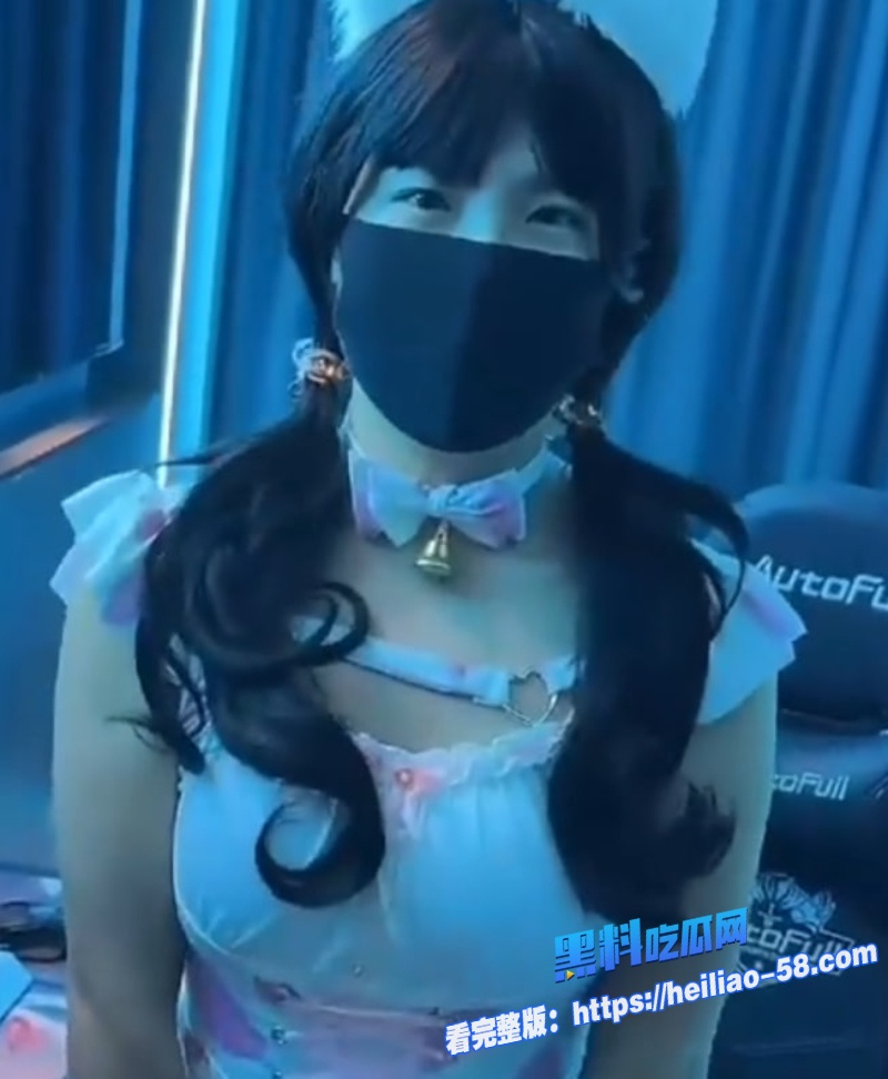 国产巨制萝莉白丝极致诱惑清纯少女换上白丝2