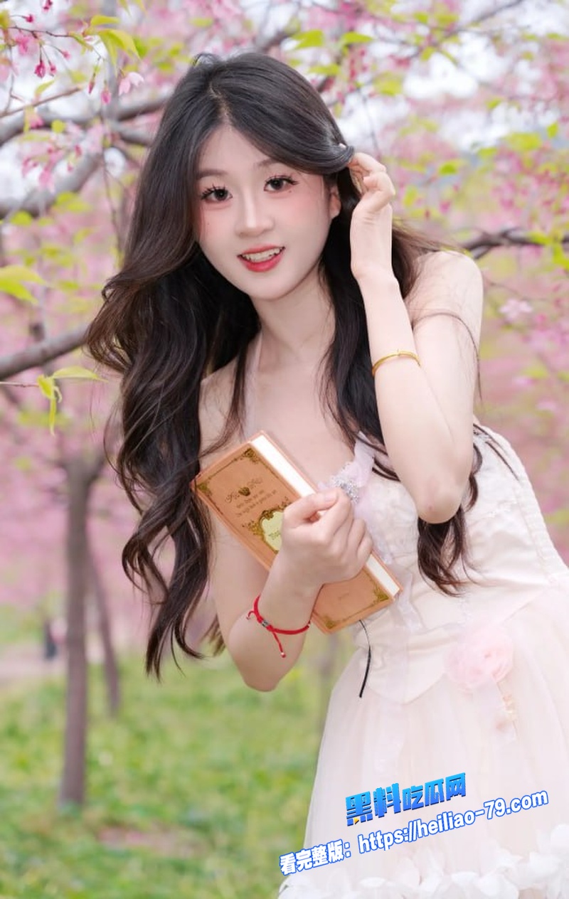 白丝JK制服小萝莉 跪趴着被扣弄嫩穴 后入猛干到揉奶高潮 最后翘臀上射满浓精图6 白丝JK制服小萝莉 跪趴着被扣弄嫩穴 后入猛干到揉奶高潮 最后翘臀上射满浓精图6