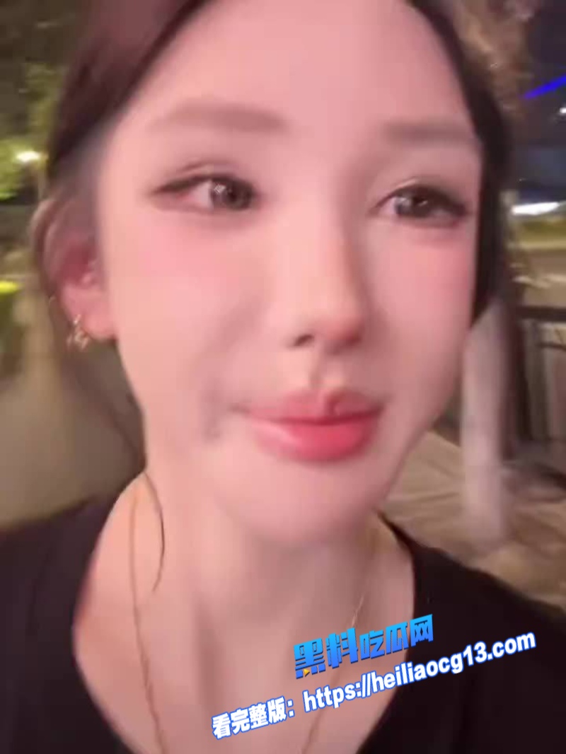 薛小婉深夜买醉哭5