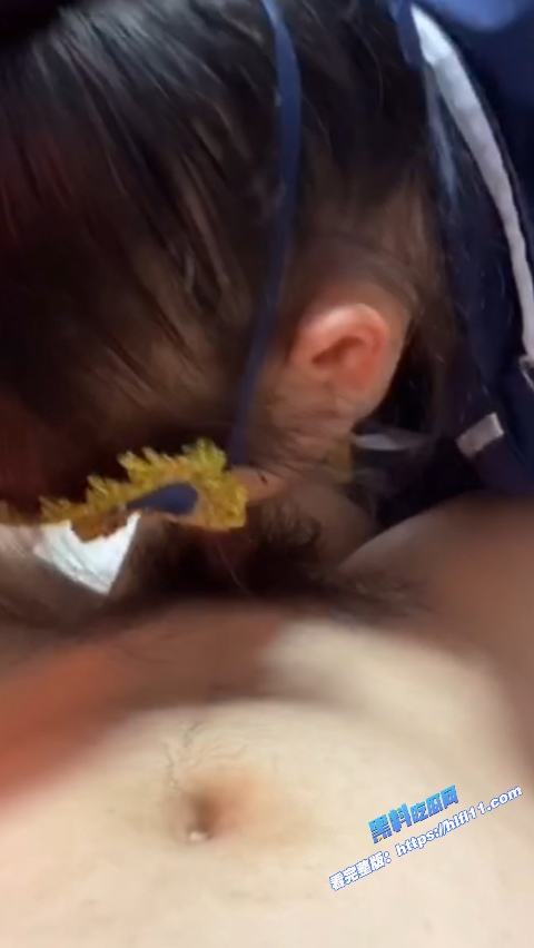 真实母子乱伦！ 单亲熟女妈妈制服诱惑 给儿子舔鸡巴 被好儿子操到淫叫不断！6