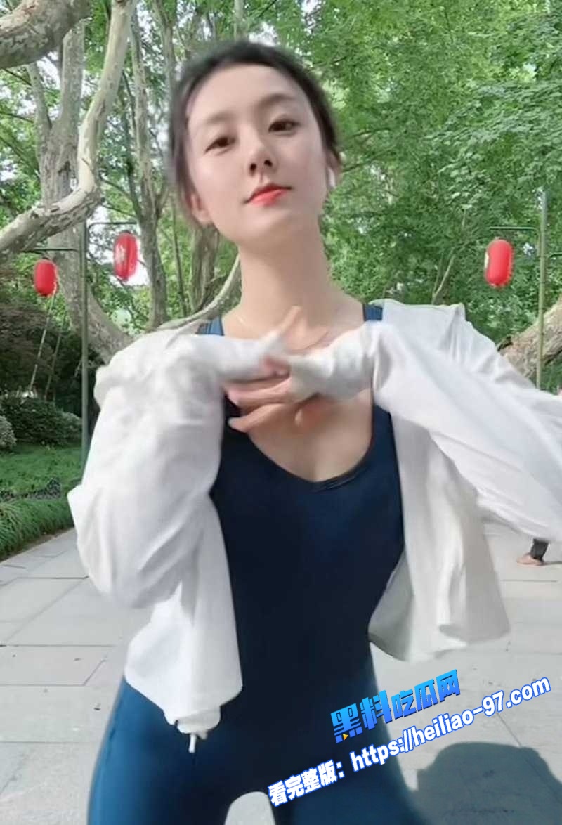 抖音网红芥末小章鱼白天读博晚上变极品母狗被金主爆操视频意外泄露2