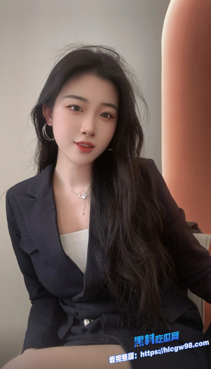 推特网红露出甜美可爱少女 Naomiii 4