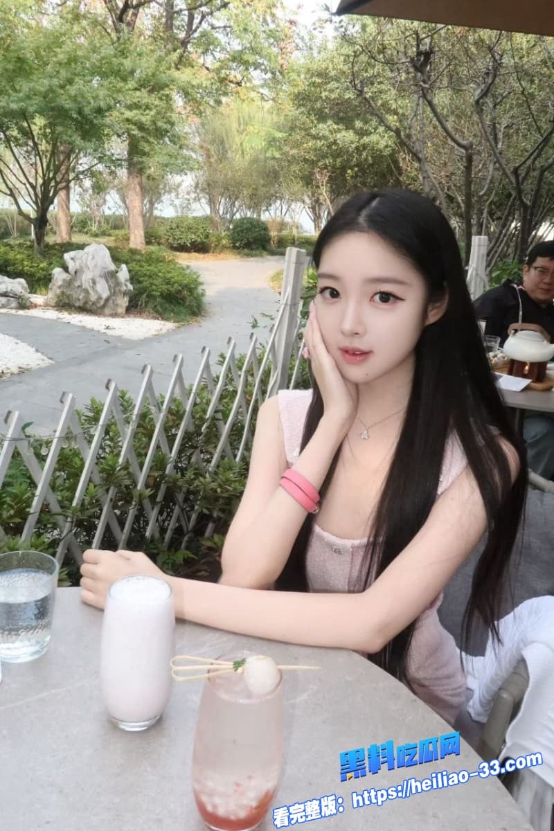 海角姐弟乱伦表姐健身后翘臀太犯规每次看她大屁股就想直接插进去 10