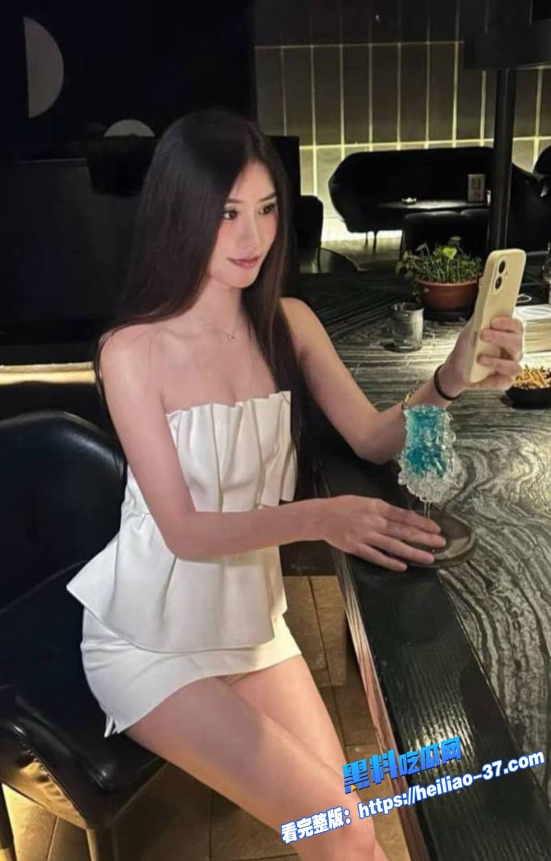海角兄妹乱伦堂妹穿黑色情趣内衣被哥哥调教姨妈刚走就忍不住求操淫荡对白非常精彩 2