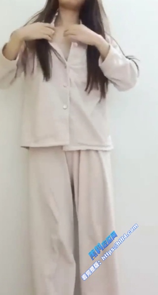 广东02年高颜值美女 曾静雯 裸贷无力偿还 自拍洗澡抠穴自慰抵押视频！ 图2