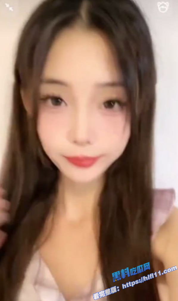 顶级颜值女大学生 清纯反差骚母狗和金主1v1视频流出 假屌插入后庭花！1