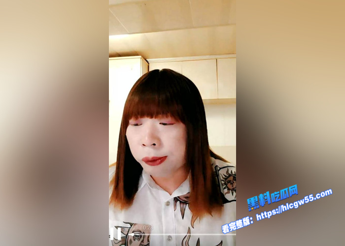 伪娘阿红色诱猛男第一期 出租屋内狂野缠绵 阿红深喉直男巨根 被猛操到高潮连连1