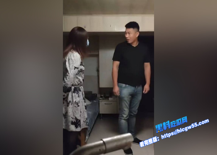 伪娘阿红色诱猛男第一期 出租屋内狂野缠绵 阿红深喉直男巨根 被猛操到高潮连连3