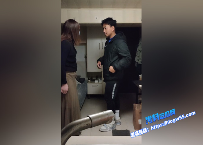 伪娘阿红色诱猛男第一期 出租屋内狂野缠绵 阿红深喉直男巨根 被猛操到高潮连连13