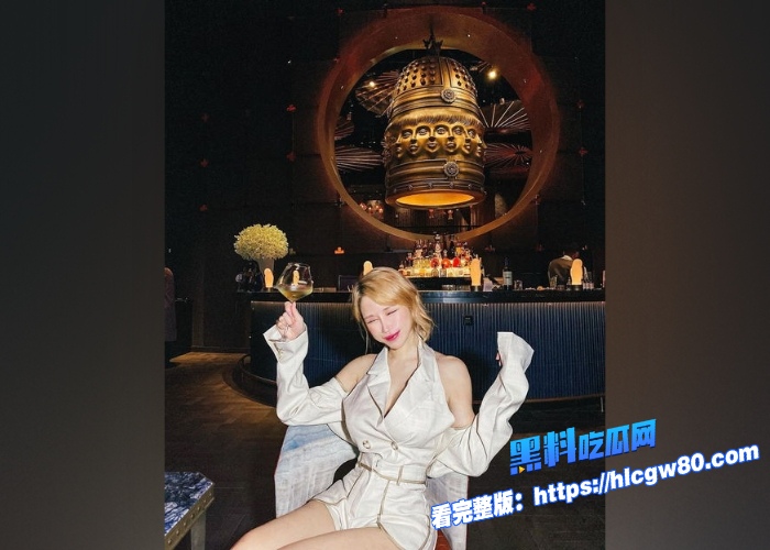 台湾高人气绝美女神辛尤里OF订阅视频流出穿着粉纱情趣被老公暴力插入内射精液到骚穴里粉粉大大的乳晕好诱人 图4 台湾高人气绝美女神辛尤里OF订阅视频流出穿着粉纱情趣被老公暴力插入内射精液到骚穴里粉粉大大的乳晕好诱人 图4