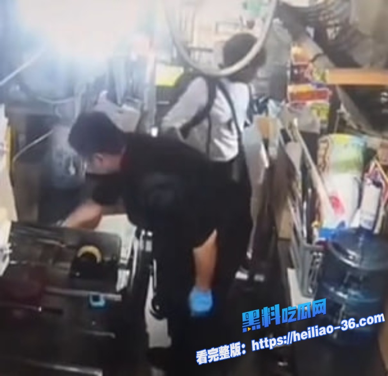 香港屯门DONKI持刀挟持女子越南汉偷牛肉刀街头狂挥警方开两枪救人质击毙毒贩 1 香港屯门DONKI持刀挟持女子越南汉偷牛肉刀街头狂挥警方开两枪救人质击毙毒贩 1
