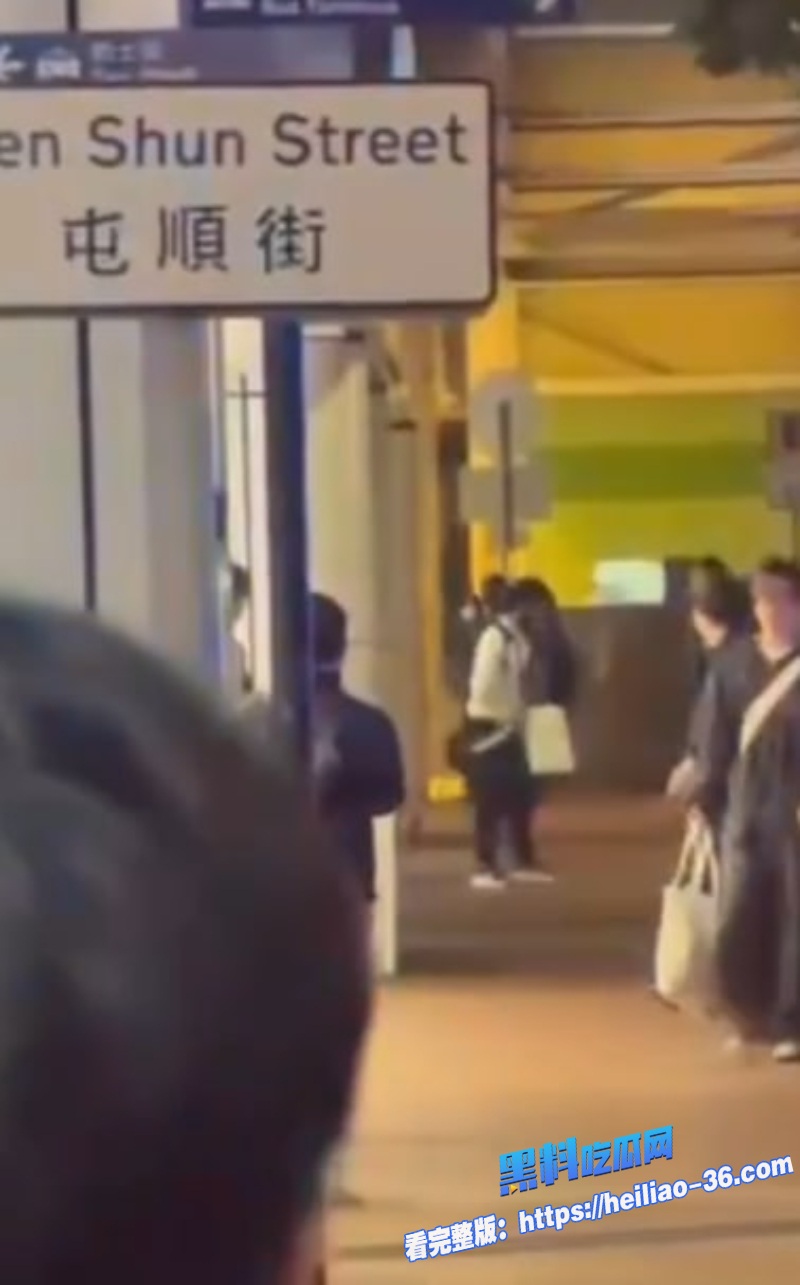 香港屯门DONKI持刀挟持女子越南汉偷牛肉刀街头狂挥警方开两枪救人质击毙毒贩 4 香港屯门DONKI持刀挟持女子越南汉偷牛肉刀街头狂挥警方开两枪救人质击毙毒贩 4