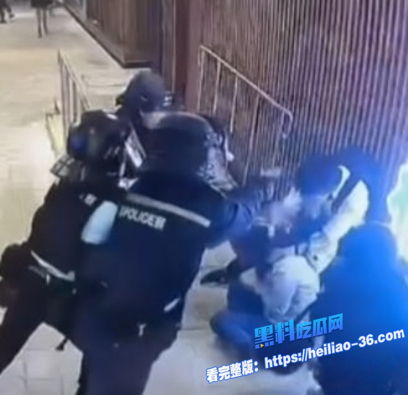 香港屯门DONKI持刀挟持女子越南汉偷牛肉刀街头狂挥警方开两枪救人质击毙毒贩 6 香港屯门DONKI持刀挟持女子越南汉偷牛肉刀街头狂挥警方开两枪救人质击毙毒贩 6