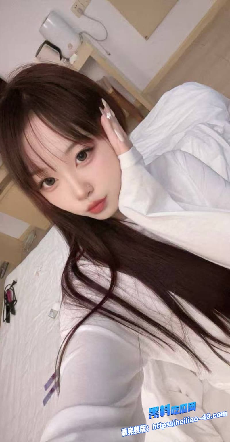 高颜值反差少妇生活所迫下海为孩子赚奶粉钱骚逼被狠狠的无套猛干2 高颜值反差少妇生活所迫下海为孩子赚奶粉钱骚逼被狠狠的无套猛干2
