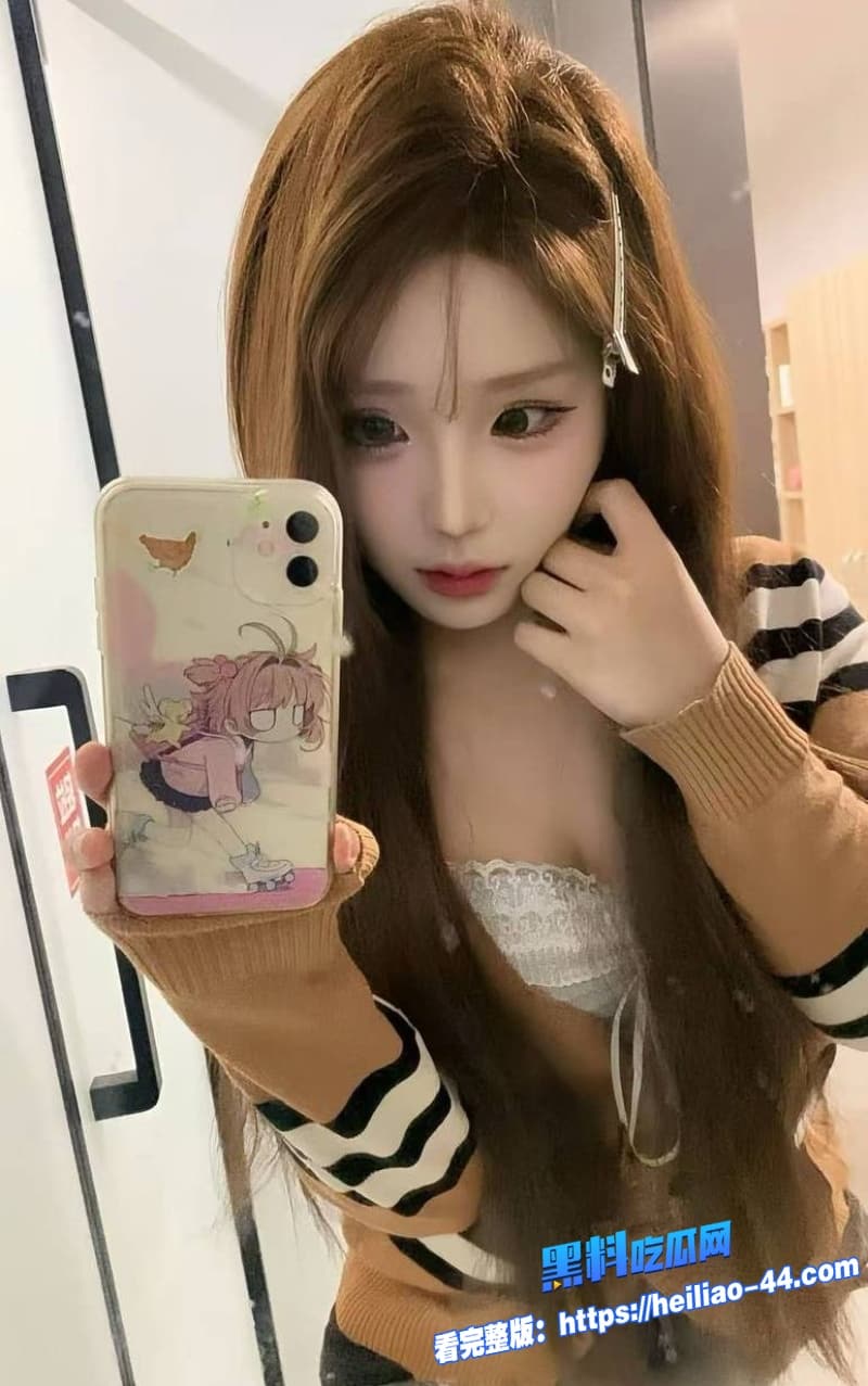 高颜值学姐与学弟出租屋做爱视频流出身穿黑丝JK被无套暴力打桩最后直接偷偷射进去11