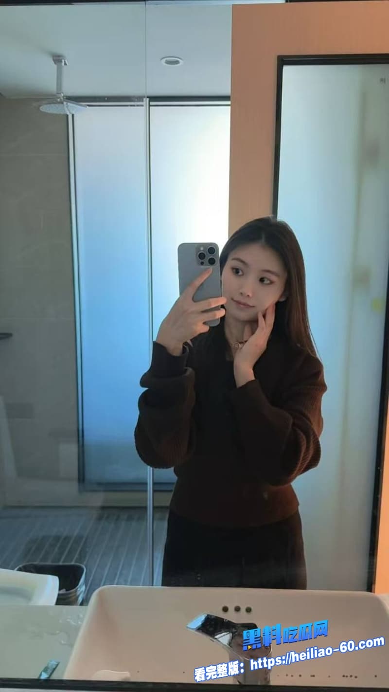 海角姐弟乱伦表姐玩大冒险输了被表弟沙发上无套后入爆操到白浆直流2 海角姐弟乱伦表姐玩大冒险输了被表弟沙发上无套后入爆操到白浆直流2