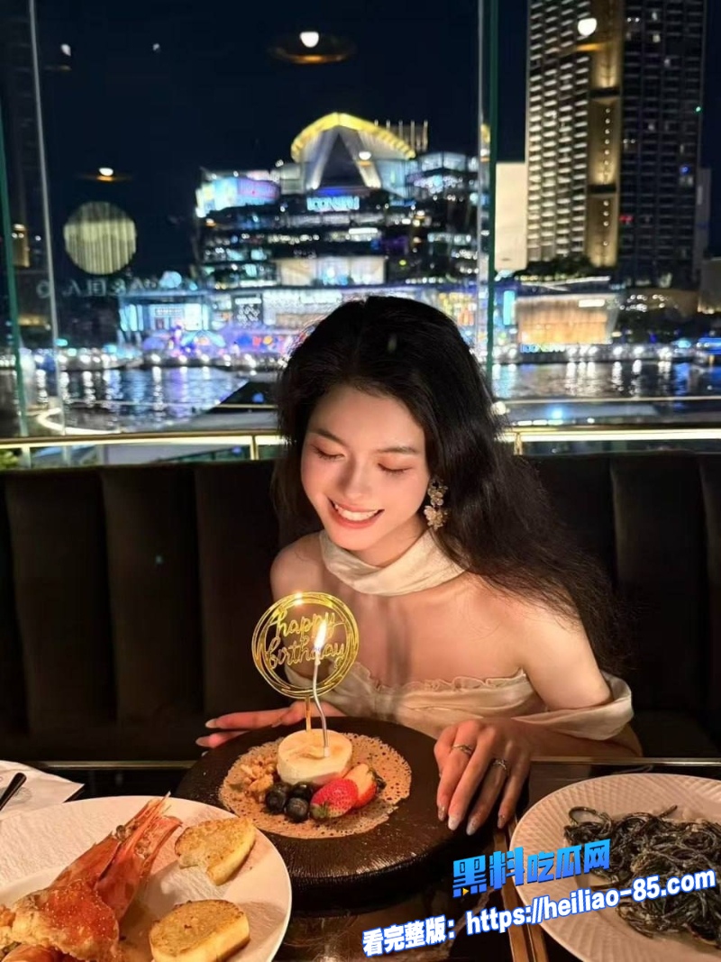 弹力混剪性感尤物黑丝旗袍女神2 弹力混剪性感尤物黑丝旗袍女神2