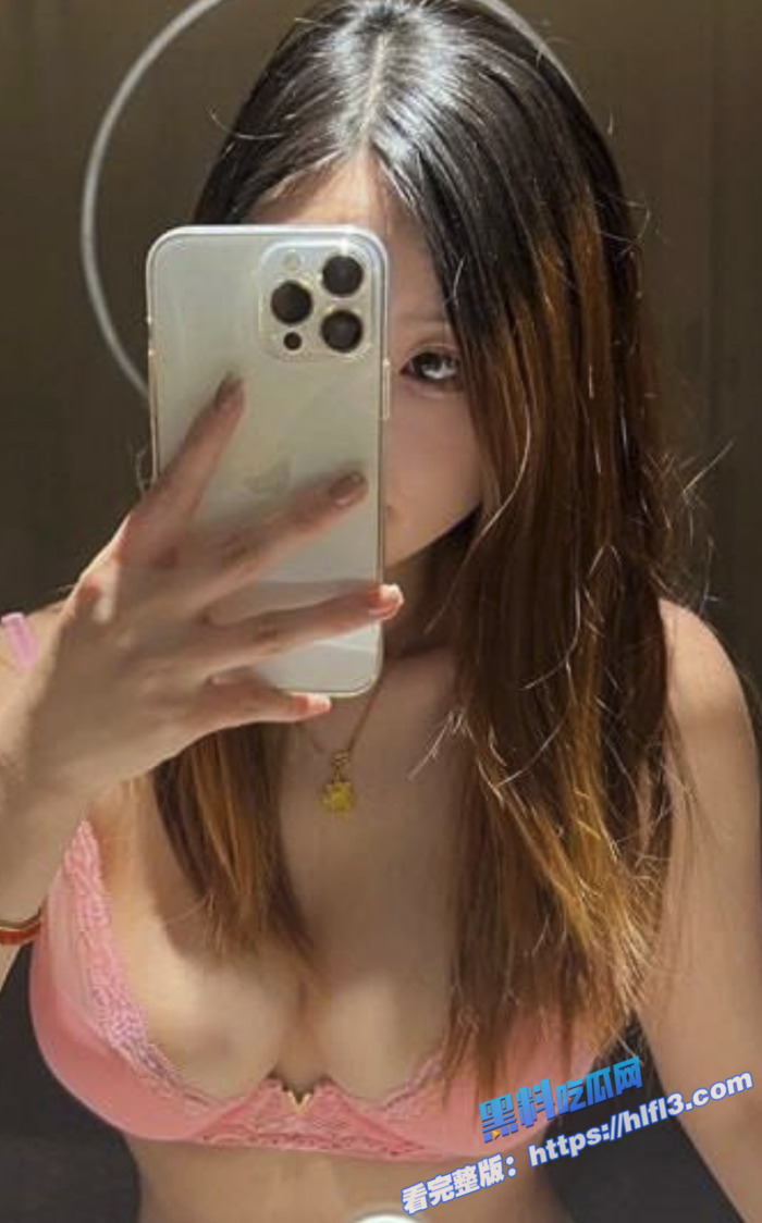 推特极品福利姬 护士左左 纯天然巨乳尤物 肤白貌美三点粉嫩 最新私拍福利合集流出！3