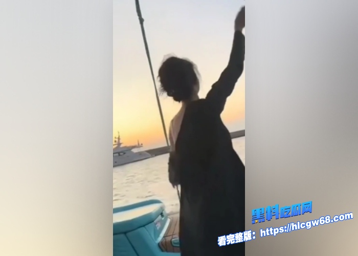 揭露天宫一角多位18线女明星齐聚三亚在游艇上沦为公子哥的泄欲工具大尺度视频流出果然有钱人都玩明星去了 图2 揭露天宫一角多位18线女明星齐聚三亚在游艇上沦为公子哥的泄欲工具大尺度视频流出果然有钱人都玩明星去了 图2