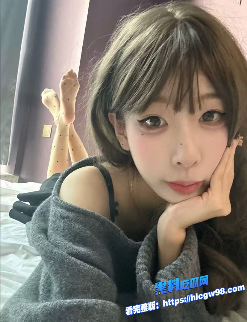 快手反差学生妹小水不哭定制完整版 图2 快手反差学生妹小水不哭定制完整版 图2